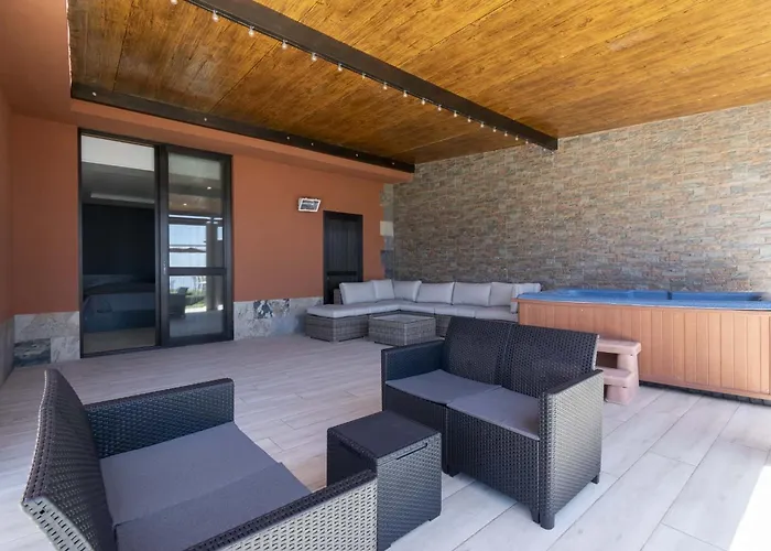 The Stables 阿罗纳