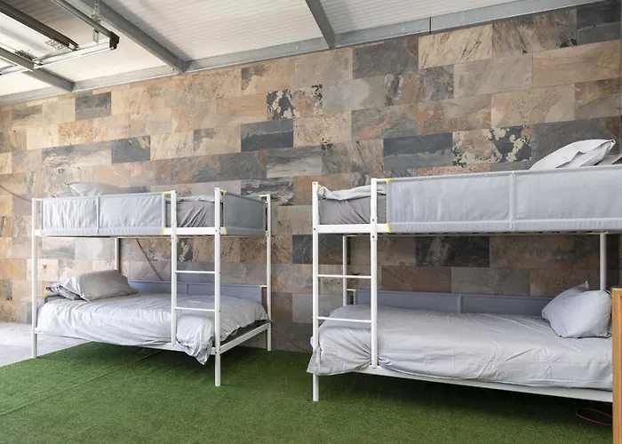 The Stables * 阿罗纳